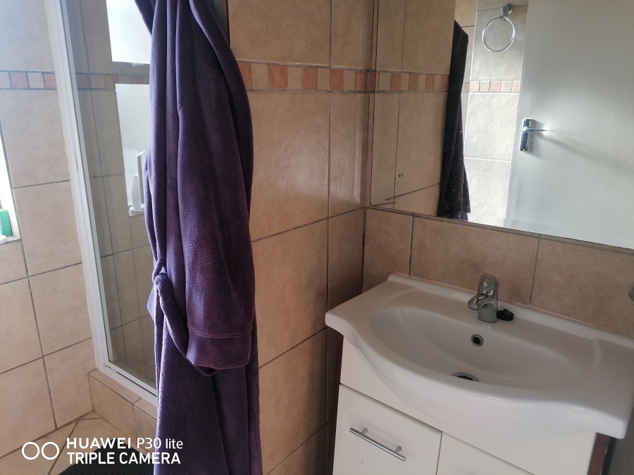 1 Bedroom Property for Sale in Oukraal Estate Gauteng