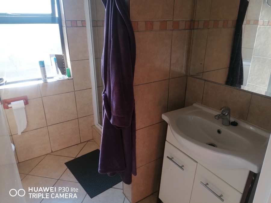 1 Bedroom Property for Sale in Oukraal Estate Gauteng