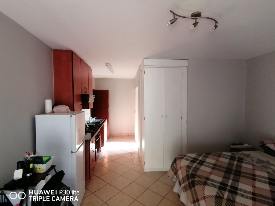 1 Bedroom Property for Sale in Oukraal Estate Gauteng
