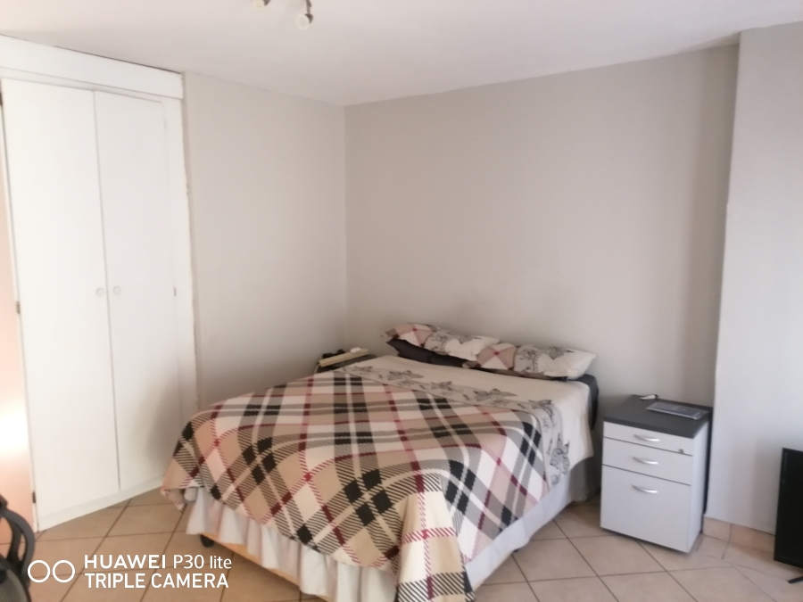 1 Bedroom Property for Sale in Oukraal Estate Gauteng