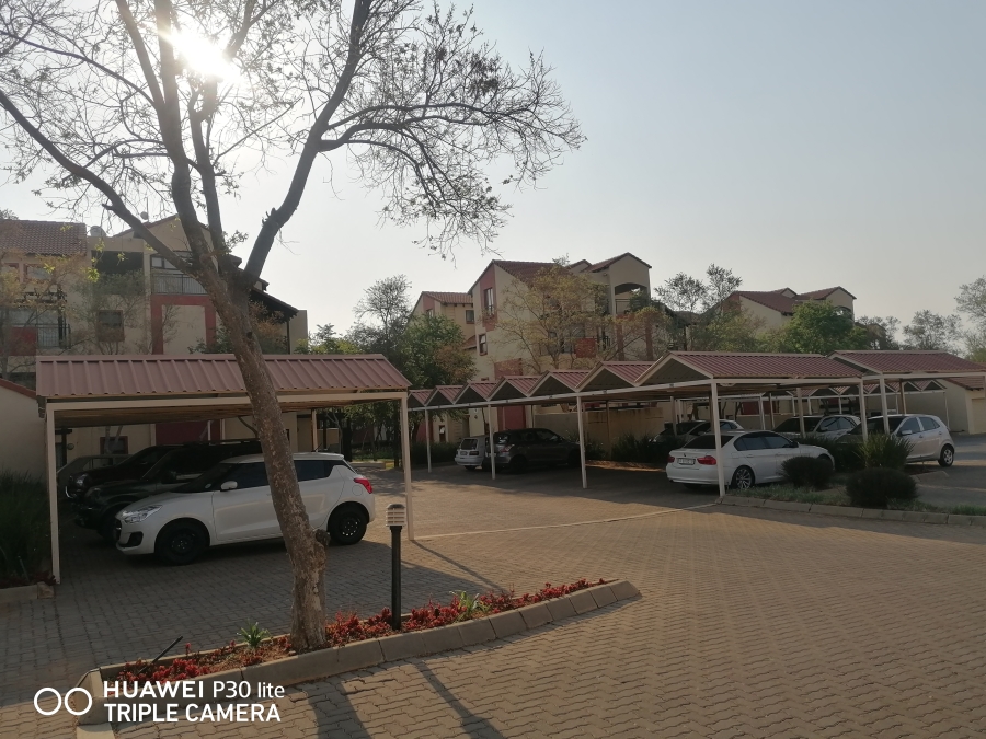 1 Bedroom Property for Sale in Oukraal Estate Gauteng