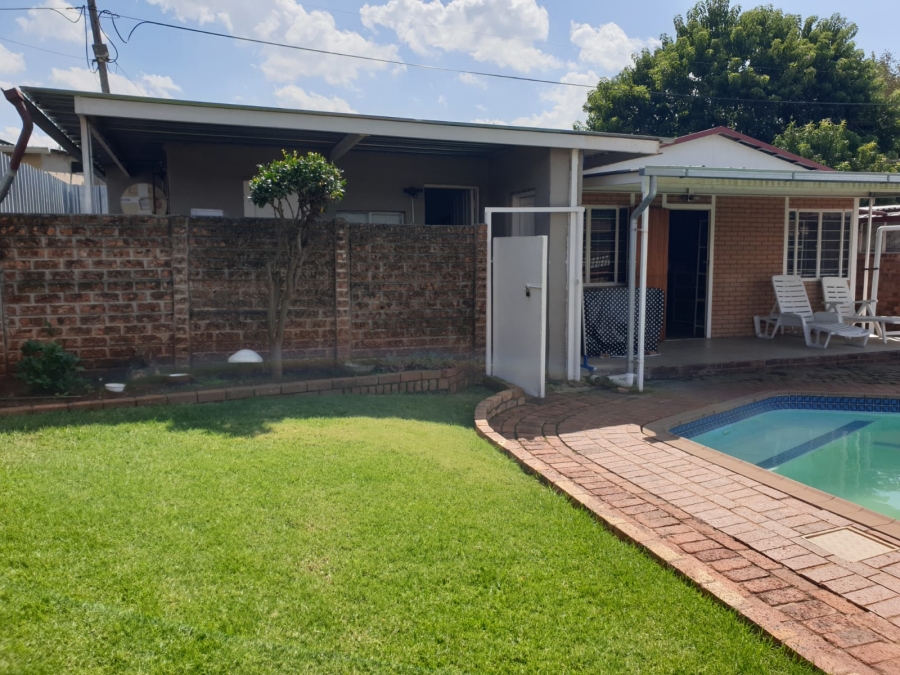3 Bedroom Property for Sale in Selection Park Gauteng