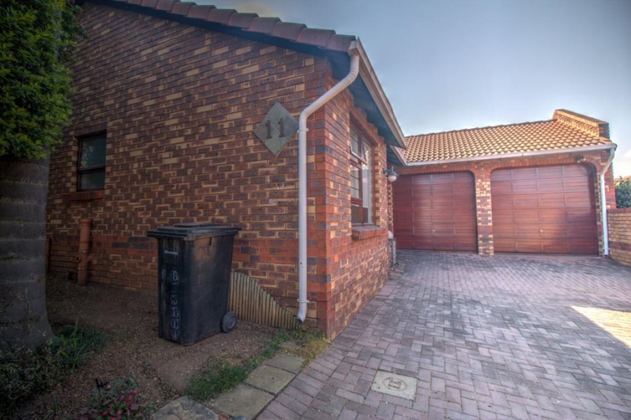3 Bedroom Property for Sale in Birchleigh Gauteng