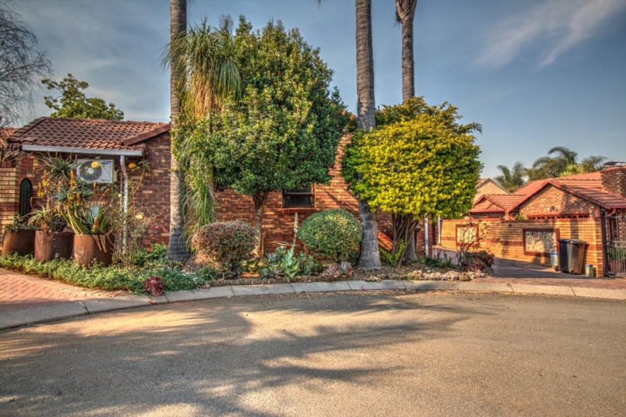 3 Bedroom Property for Sale in Birchleigh Gauteng