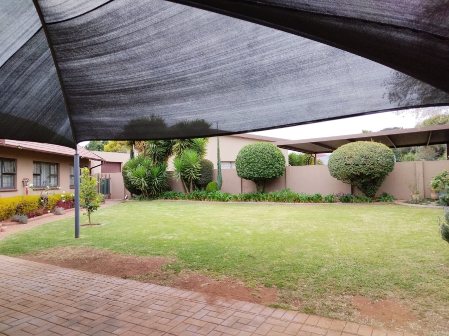 3 Bedroom Property for Sale in Birchleigh Gauteng