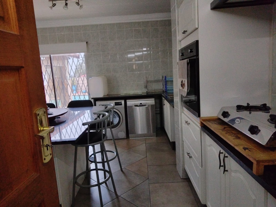 3 Bedroom Property for Sale in Birchleigh Gauteng