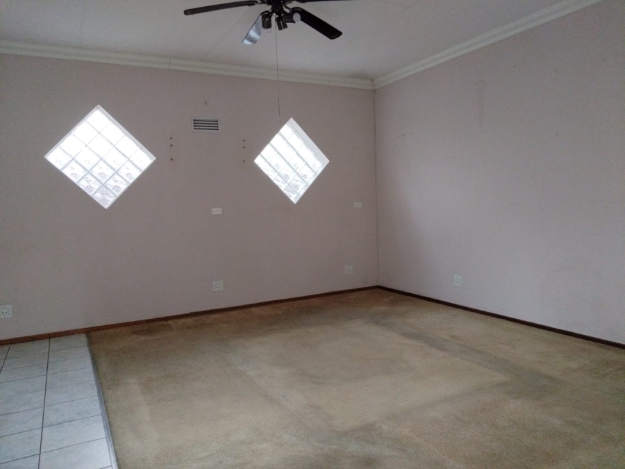 3 Bedroom Property for Sale in Birchleigh Gauteng