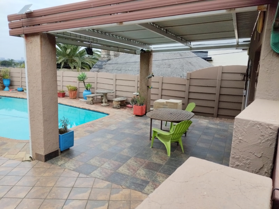 3 Bedroom Property for Sale in Birchleigh Gauteng