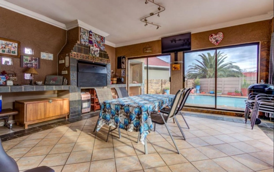 3 Bedroom Property for Sale in Birchleigh Gauteng