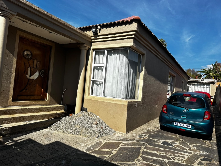 13 Bedroom Property for Sale in Highlands North Gauteng