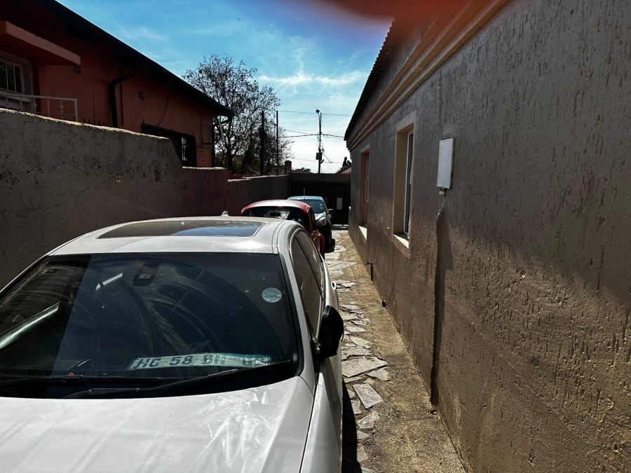 13 Bedroom Property for Sale in Highlands North Gauteng