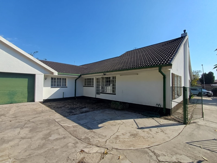 To Let 4 Bedroom Property for Rent in Vanderbijlpark SE 7 Gauteng