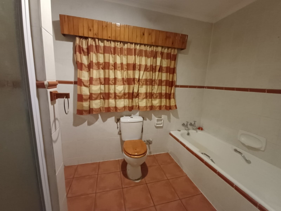 To Let 4 Bedroom Property for Rent in Vanderbijlpark SE 7 Gauteng