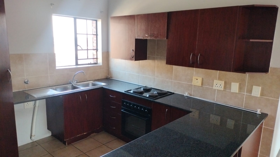 2 Bedroom Property for Sale in Sonneveld Gauteng