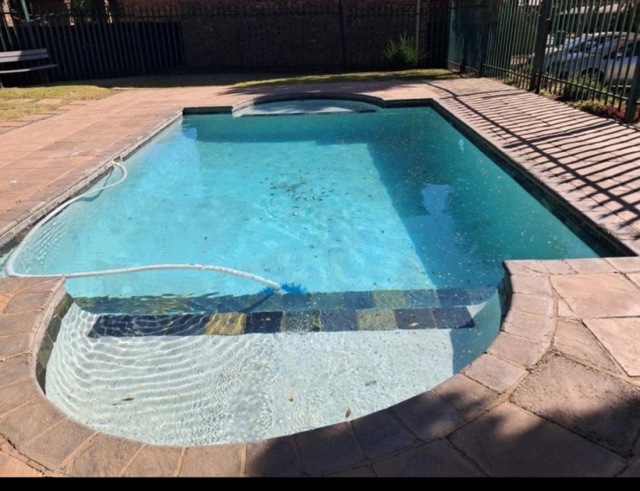 2 Bedroom Property for Sale in Sonneveld Gauteng