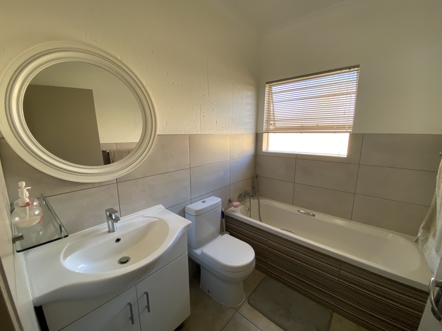 4 Bedroom Property for Sale in Ravenswood Gauteng