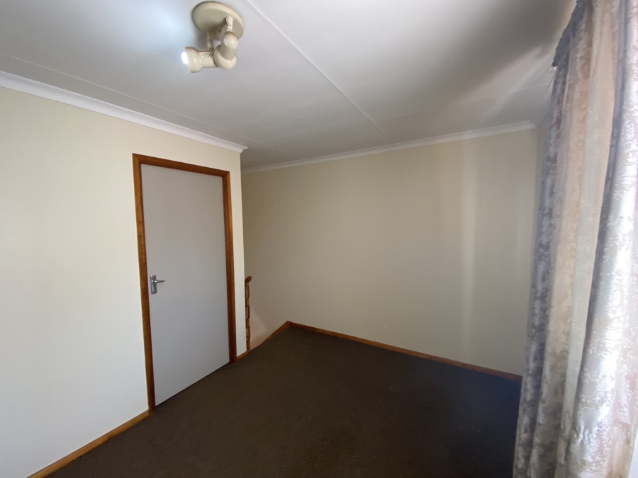 4 Bedroom Property for Sale in Ravenswood Gauteng