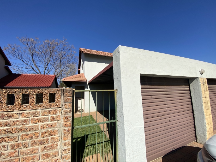 4 Bedroom Property for Sale in Ravenswood Gauteng