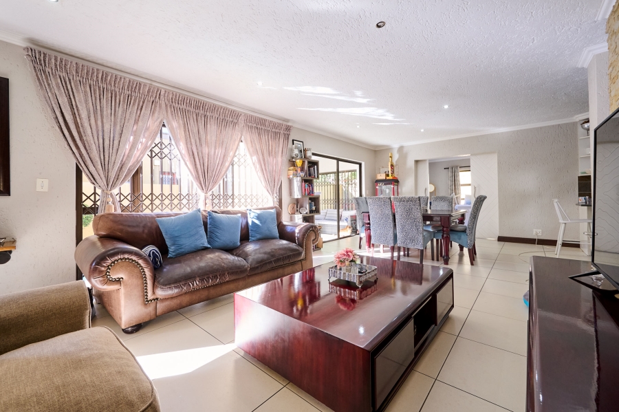 3 Bedroom Property for Sale in Halfway Gardens Gauteng