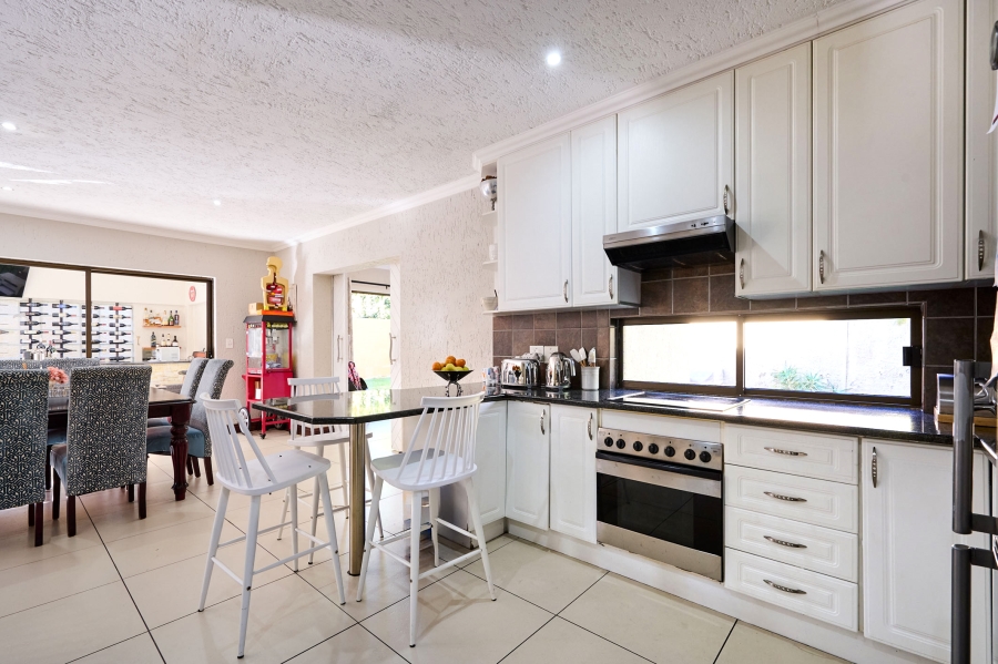 3 Bedroom Property for Sale in Halfway Gardens Gauteng