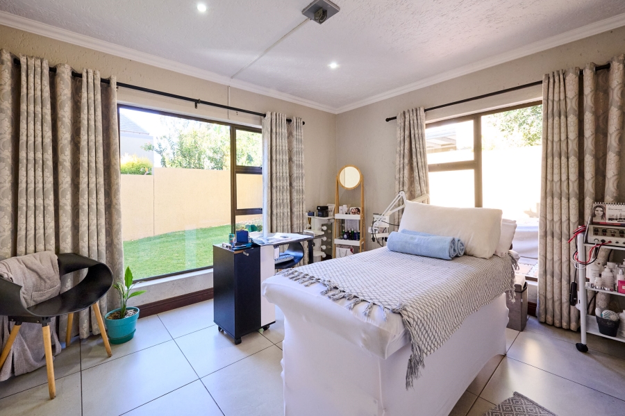 3 Bedroom Property for Sale in Halfway Gardens Gauteng