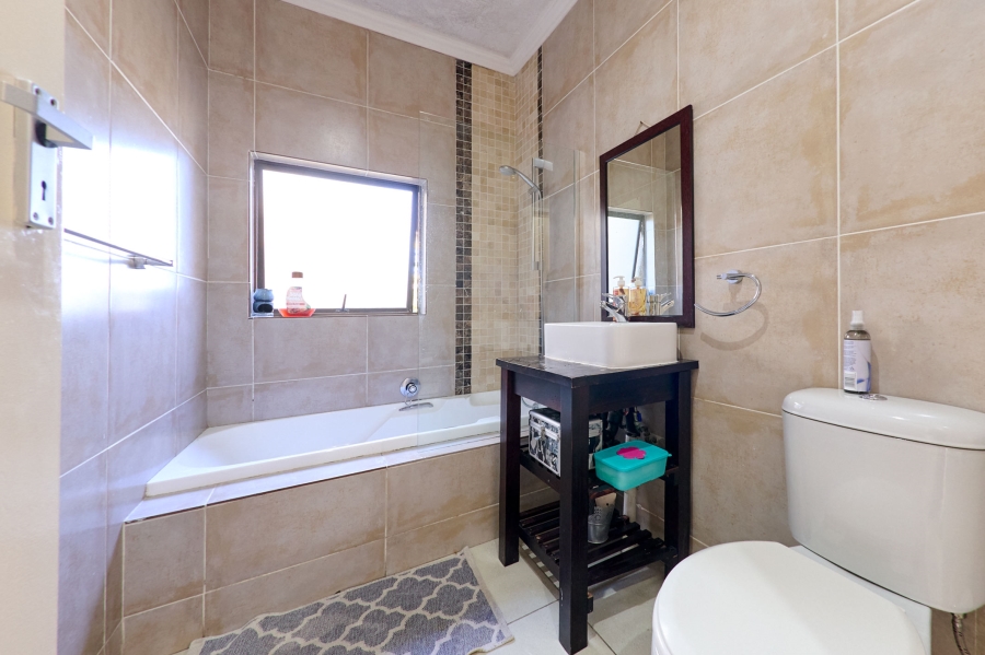 3 Bedroom Property for Sale in Halfway Gardens Gauteng