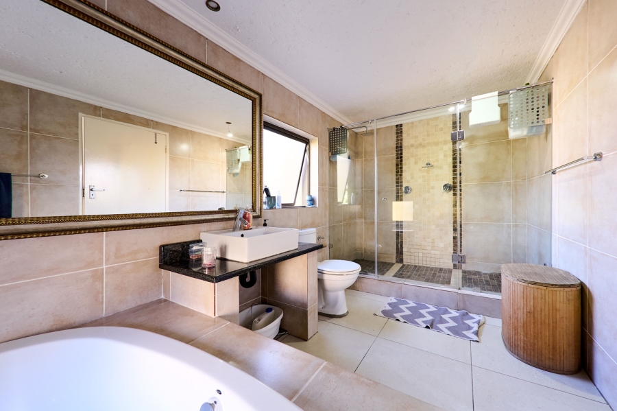 3 Bedroom Property for Sale in Halfway Gardens Gauteng