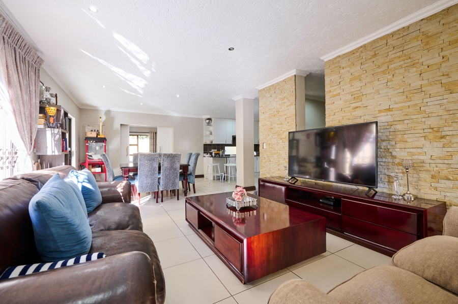 3 Bedroom Property for Sale in Halfway Gardens Gauteng