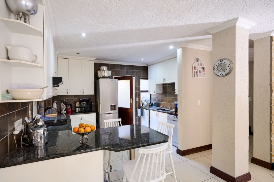 3 Bedroom Property for Sale in Halfway Gardens Gauteng