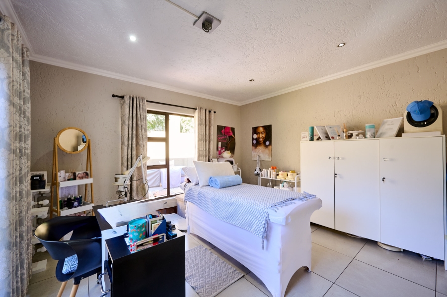 3 Bedroom Property for Sale in Halfway Gardens Gauteng