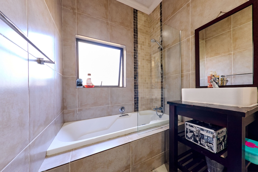 3 Bedroom Property for Sale in Halfway Gardens Gauteng