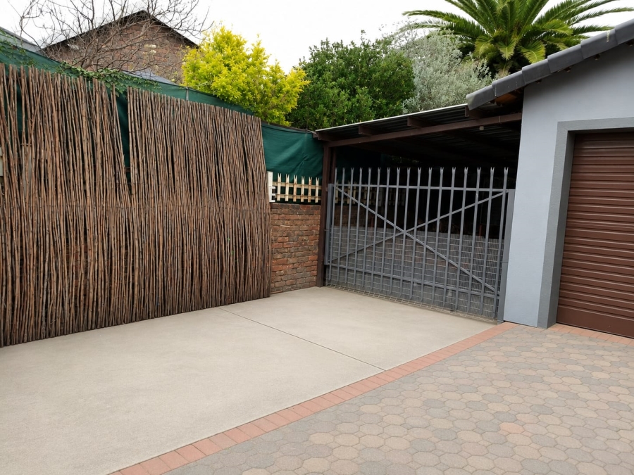 To Let 1 Bedroom Property for Rent in Golf Park Gauteng