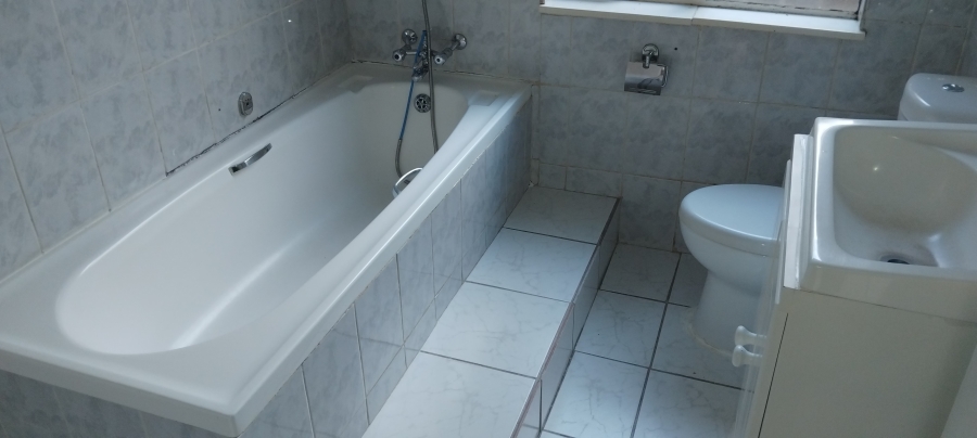 6 Bedroom Property for Sale in Lewisham Gauteng