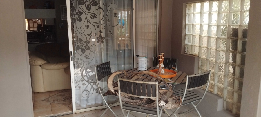 6 Bedroom Property for Sale in Lewisham Gauteng
