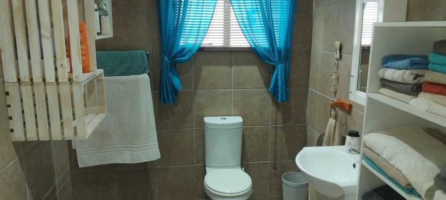 6 Bedroom Property for Sale in Lewisham Gauteng