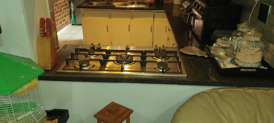 6 Bedroom Property for Sale in Lewisham Gauteng