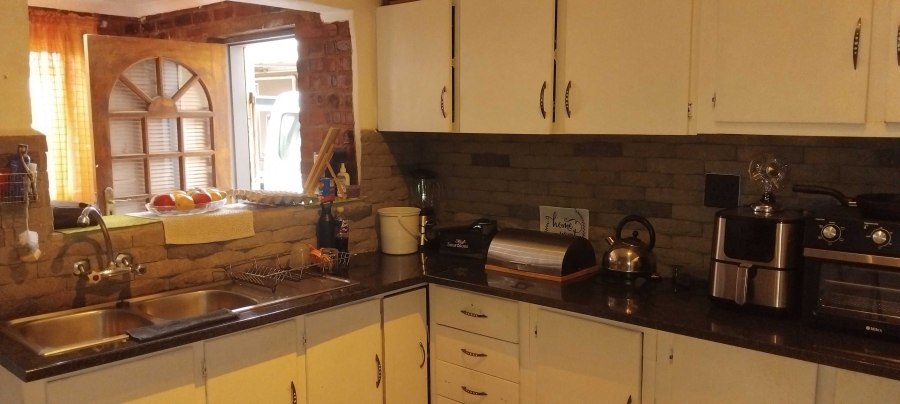 6 Bedroom Property for Sale in Lewisham Gauteng