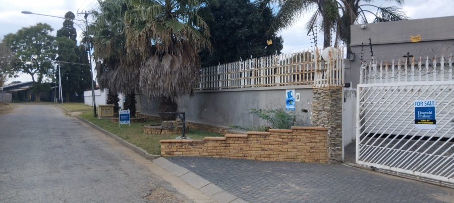 6 Bedroom Property for Sale in Lewisham Gauteng