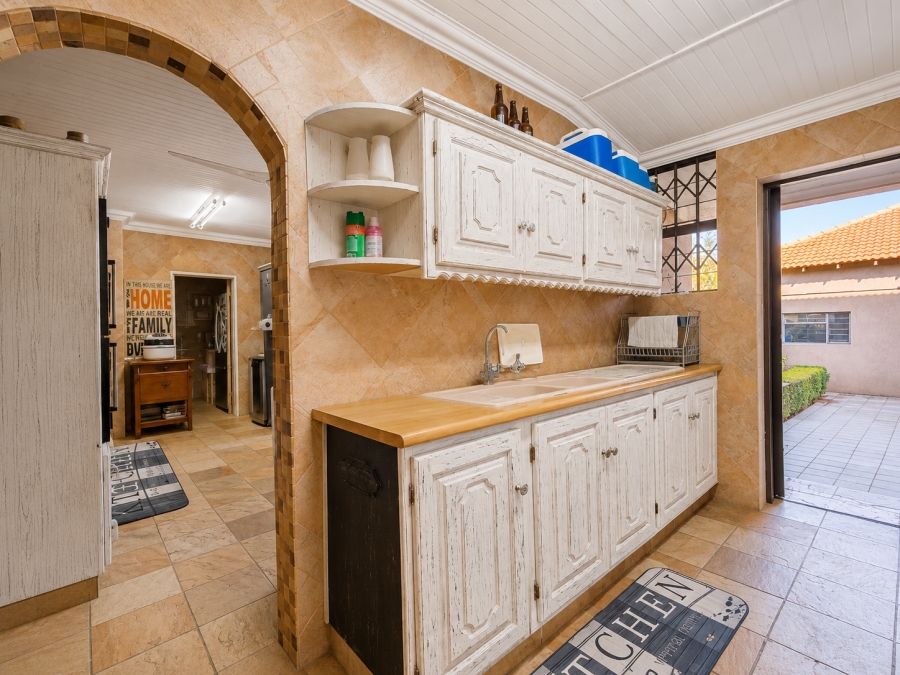 5 Bedroom Property for Sale in Three Rivers Gauteng