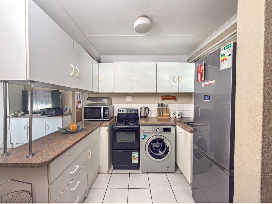 2 Bedroom Property for Sale in Groenkloof Gauteng