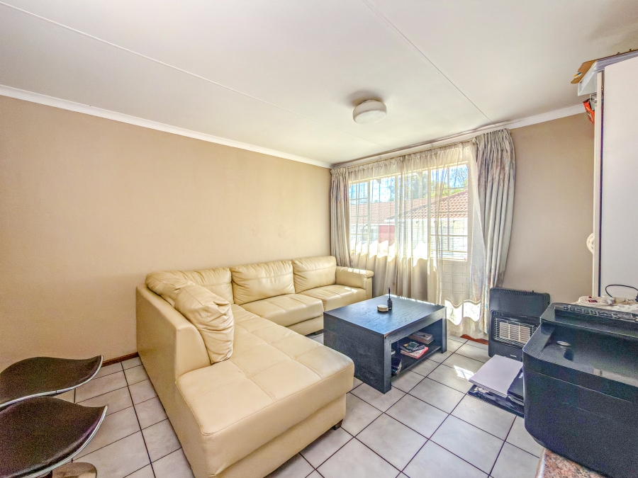 2 Bedroom Property for Sale in Groenkloof Gauteng