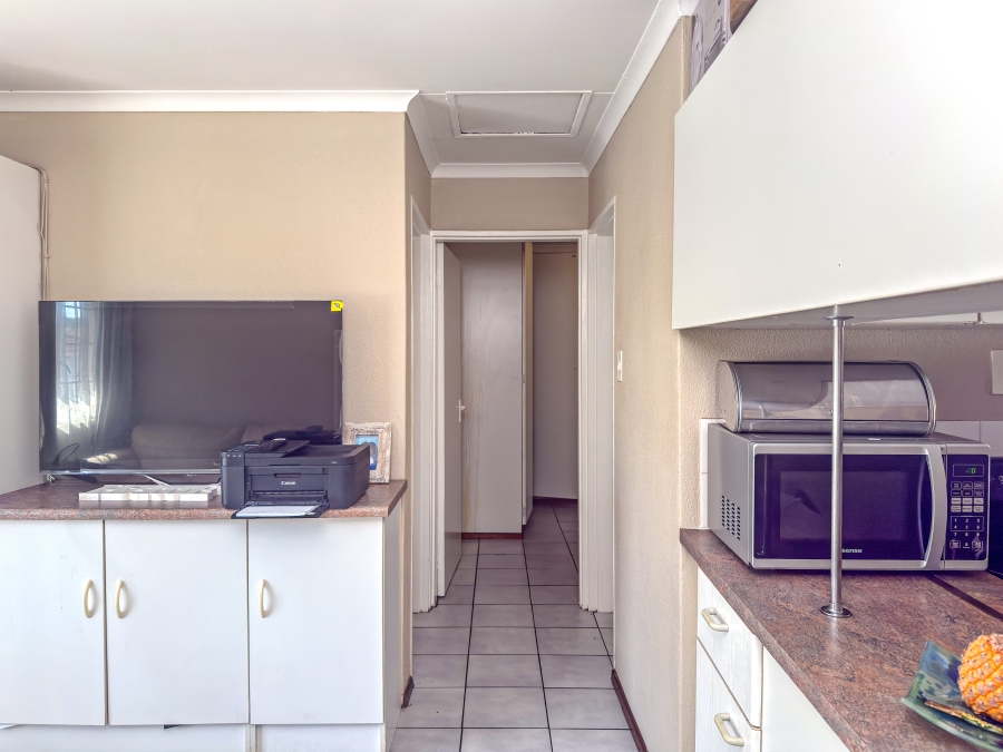 2 Bedroom Property for Sale in Groenkloof Gauteng