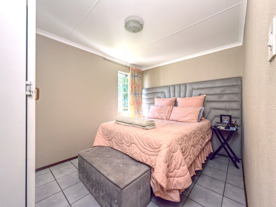 2 Bedroom Property for Sale in Groenkloof Gauteng