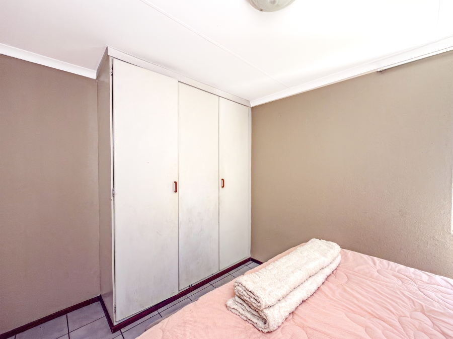 2 Bedroom Property for Sale in Groenkloof Gauteng