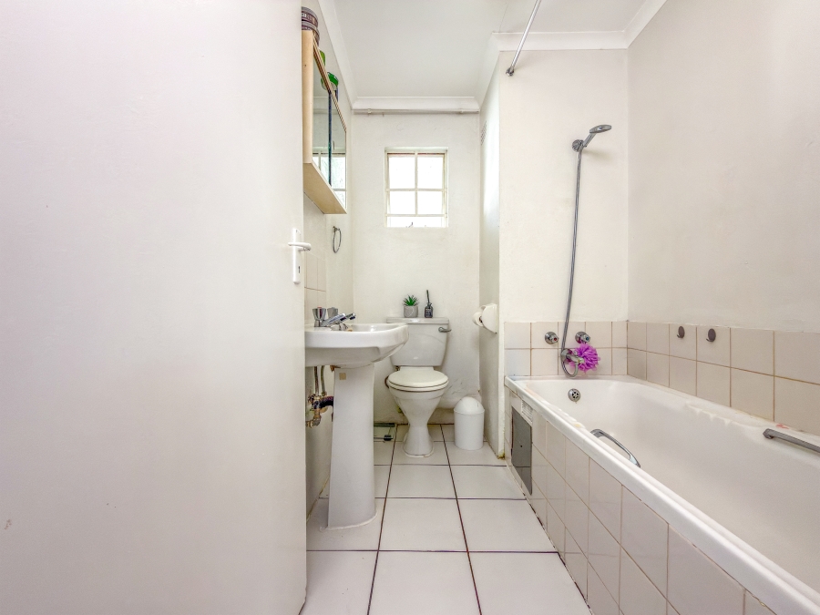 2 Bedroom Property for Sale in Groenkloof Gauteng
