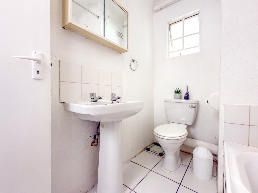 2 Bedroom Property for Sale in Groenkloof Gauteng