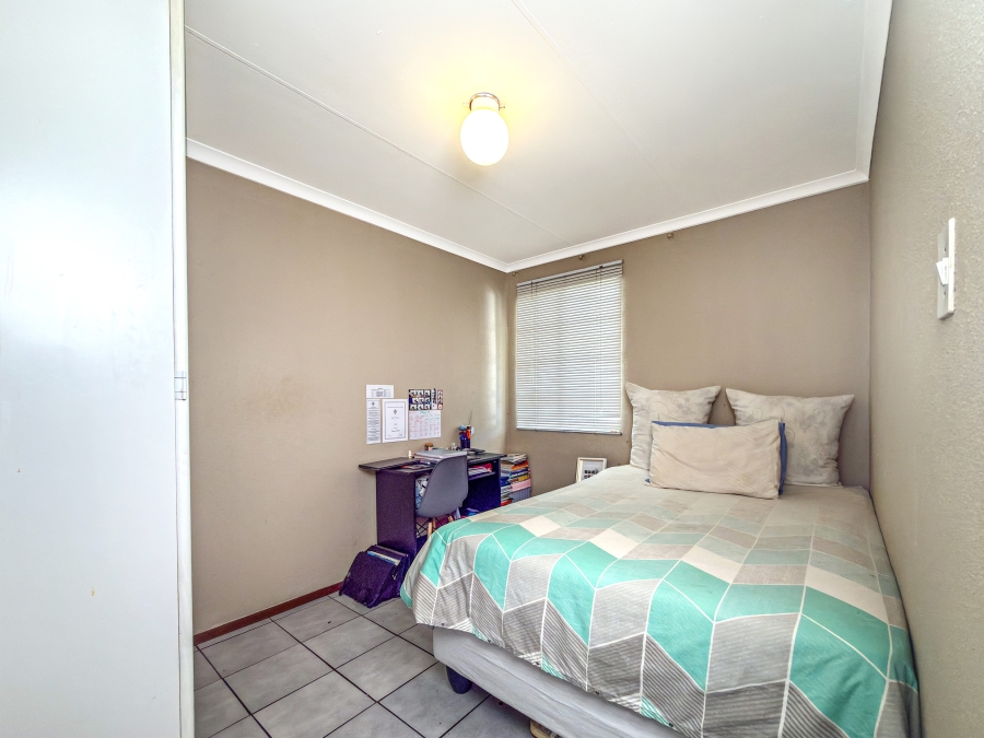 2 Bedroom Property for Sale in Groenkloof Gauteng