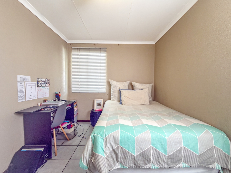 2 Bedroom Property for Sale in Groenkloof Gauteng