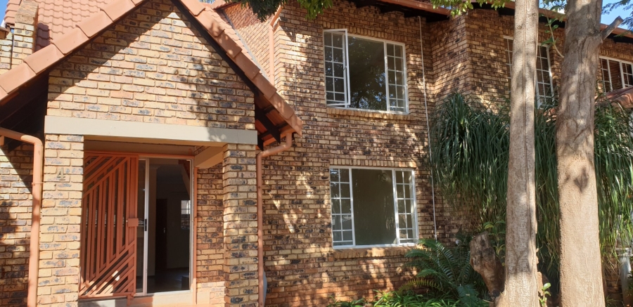 2 Bedroom Property for Sale in Magalieskruin Gauteng