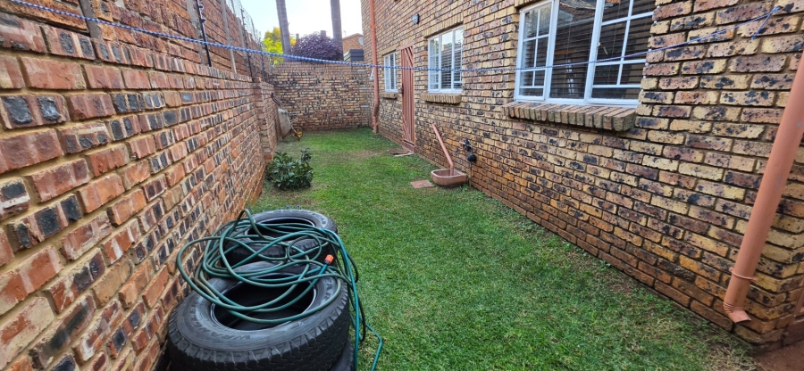 2 Bedroom Property for Sale in Magalieskruin Gauteng